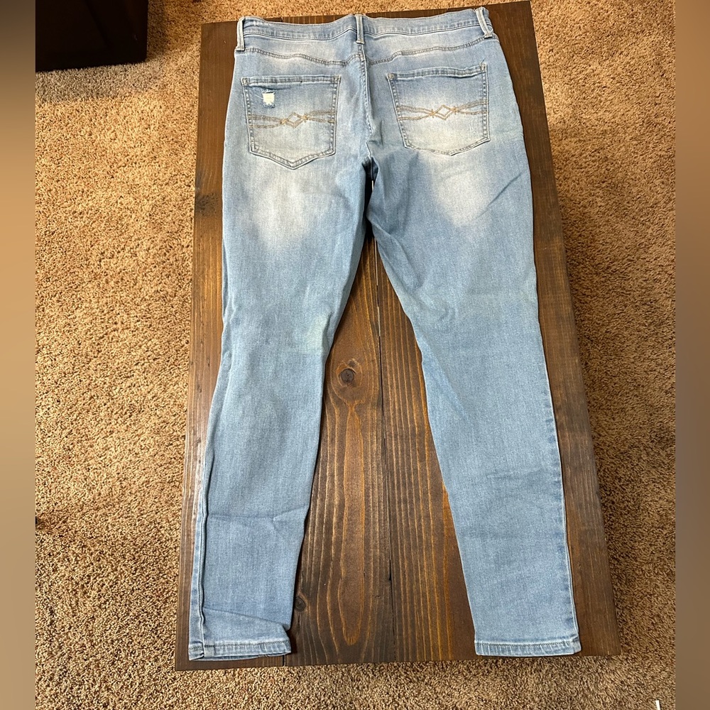 Blue mudd flx stretch with rips